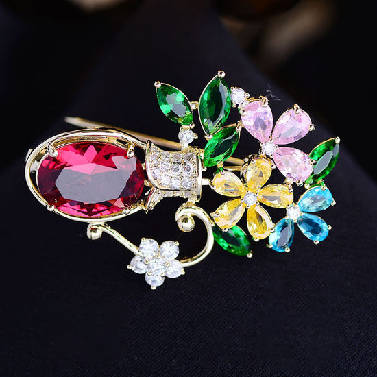 Korean Style Creative Vase Brooch for Fashion Accessories