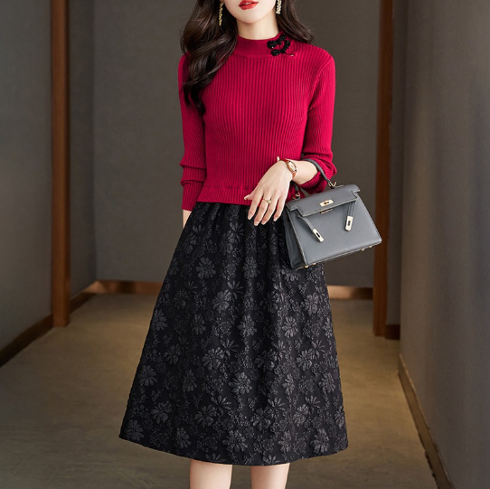 Chic Tie-Waist Knit Dress